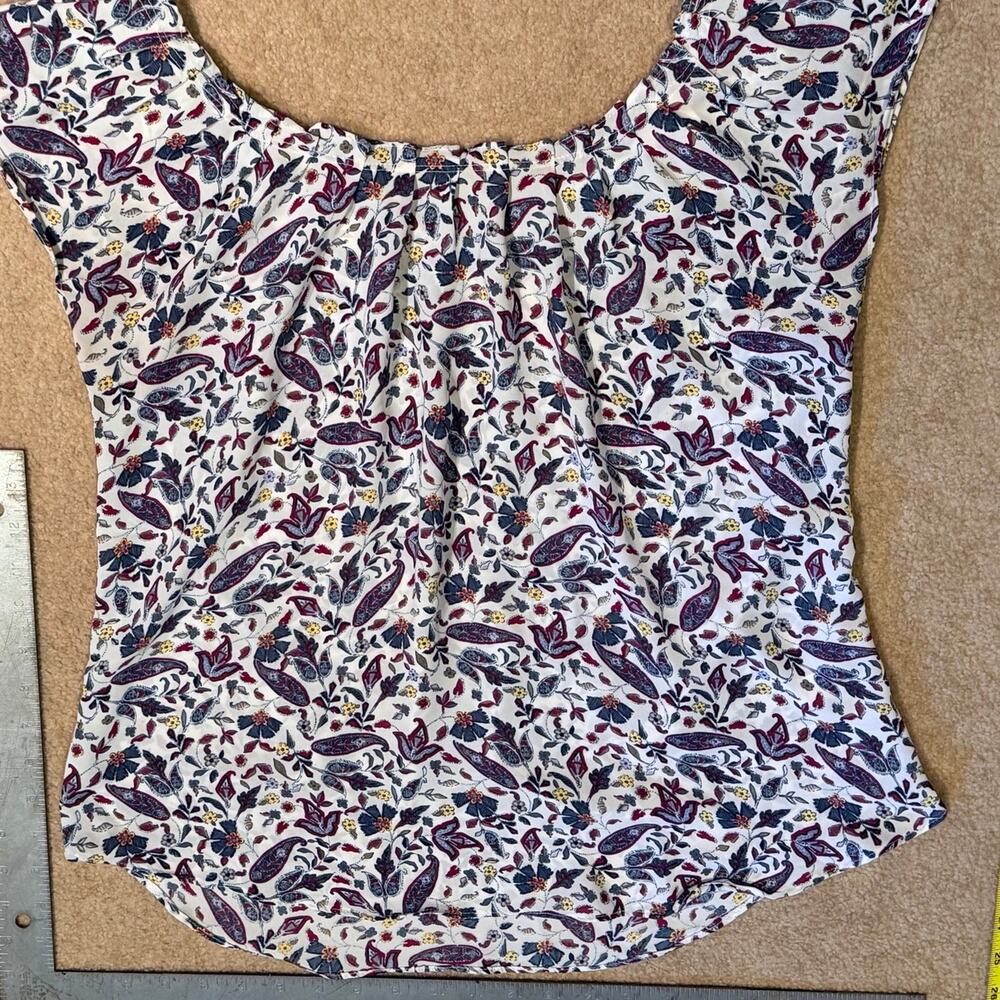 LC Lauren Conrad Paisley Blouse Medium M Keyhole Tie Back Pleated Scoop Neck Top